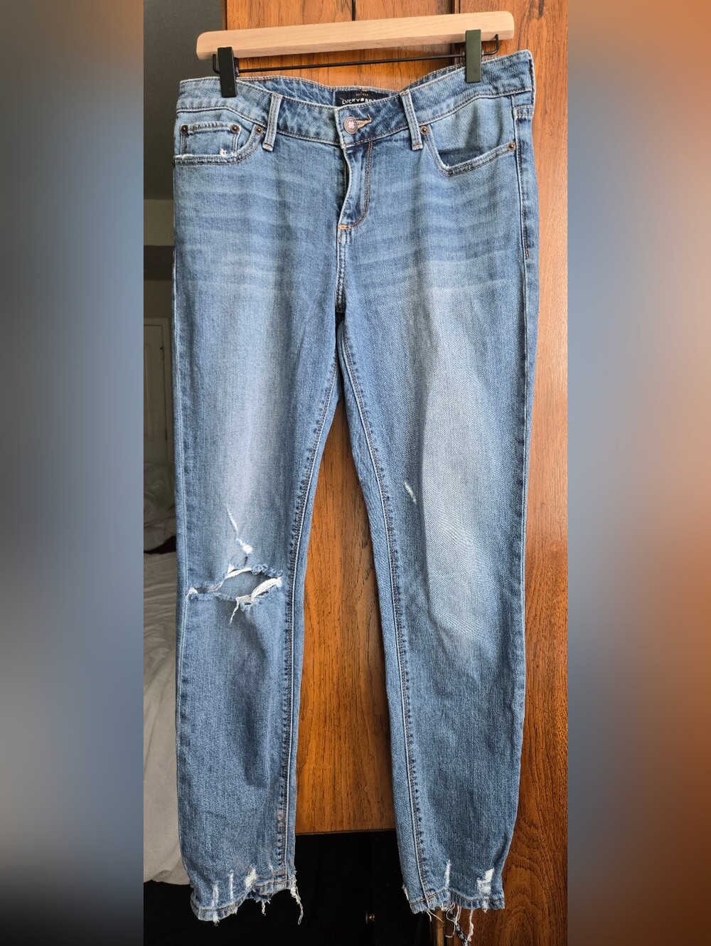 Lucky Brand Women’s Light Blue Distressed Jeans